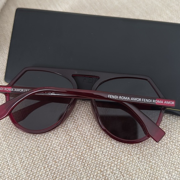 Fendi Cherry Aviators - Picture 2 of 5